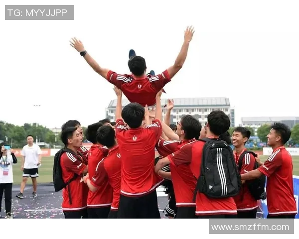 28岁足球天才崛起 球场风云变幻新星未来可期 28岁足球天才崛起 球场风云变幻新星未来可期